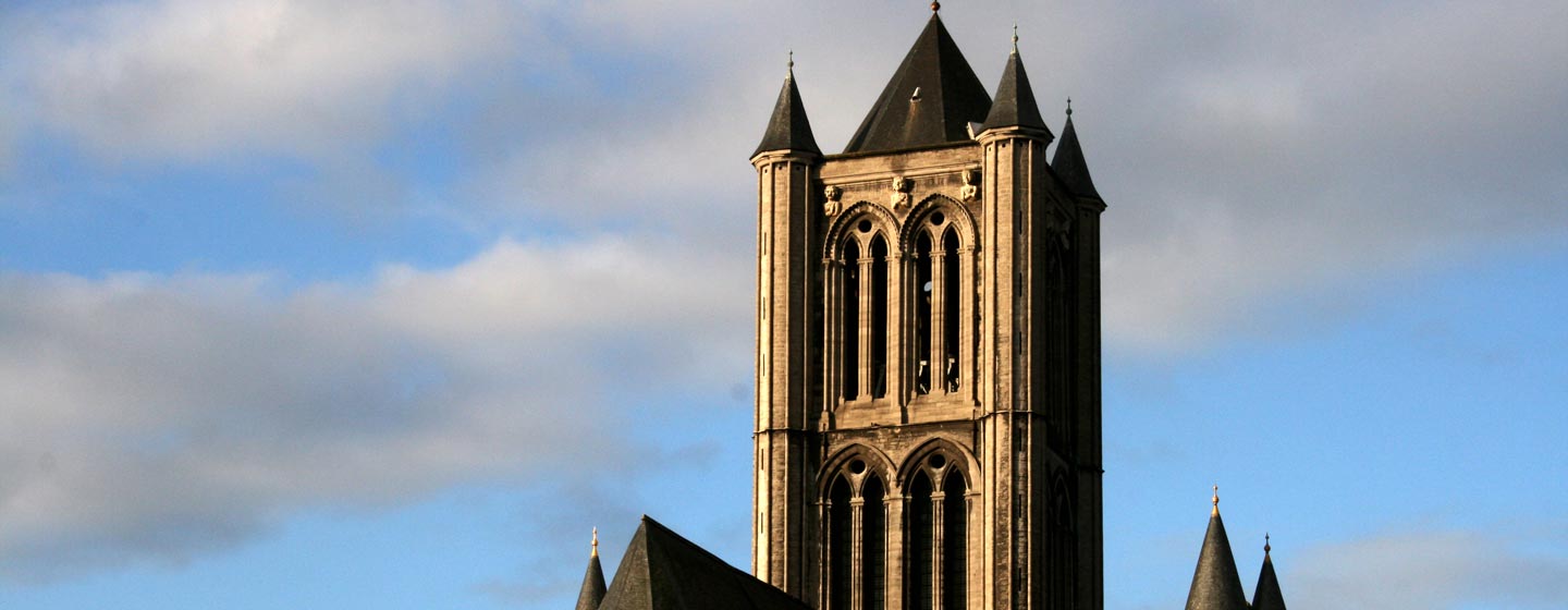 בלגיה - צריח כנסיה בעיר גנט