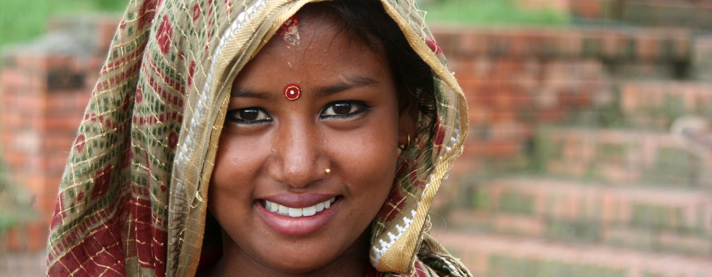 נפאל - נערה הודית בעמק קטמנדו