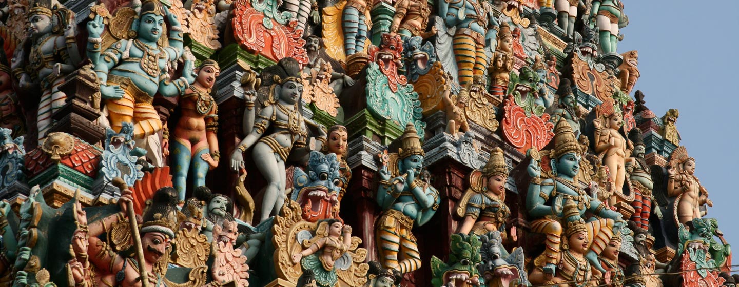 קלוז אף על אחד משערי המקדש במדוראי - דרום הודו