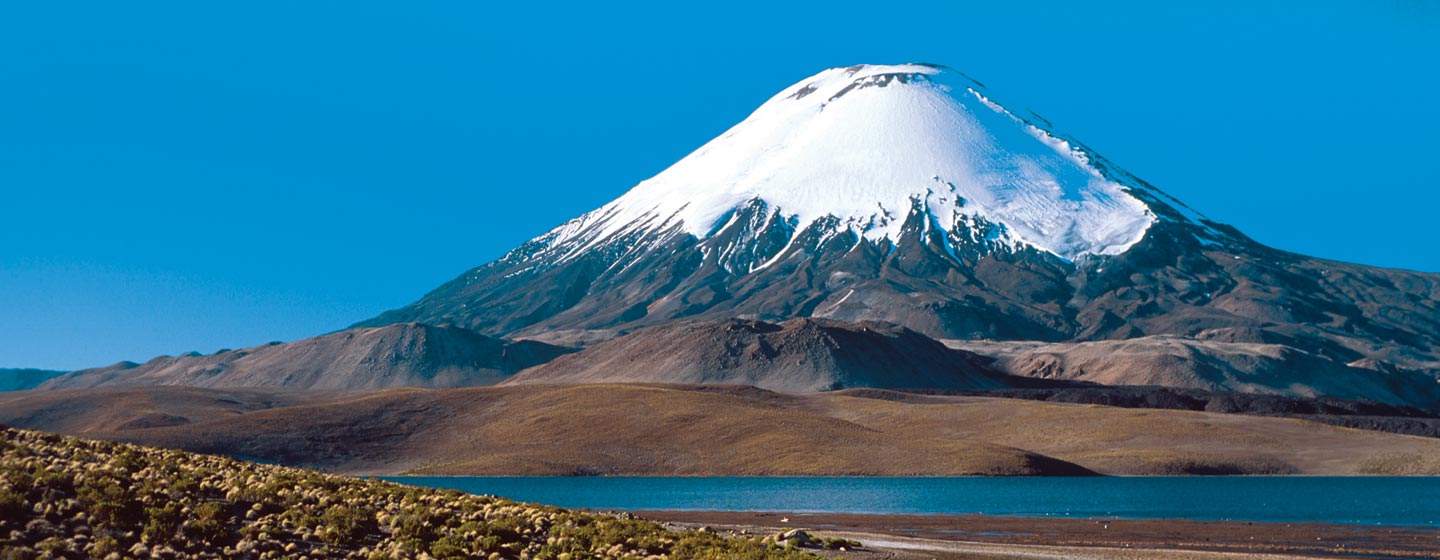 מדבר אטאקאמה / צ'ילה - הר געש במדבר