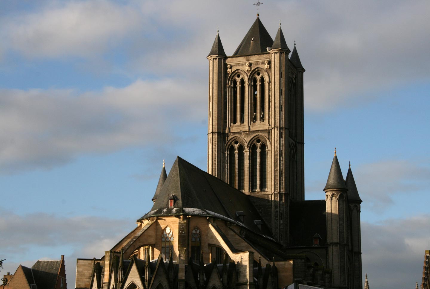 צריח כנסייה גותית, בלגיה