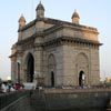 שער הודו, שנבנה בתחילת המאה ה-20 לציון ביקורו של מלך אנגליה, ג'ורג' החמישי, בהודו