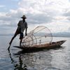 דייג באגם הרדוד של אינלה, מדינת שאן, מיאנמר.