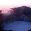 אחד משלושת הלועות של הר הגעש קלימוטו, האי פלורס, אינדונזיה